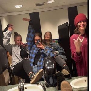 Meet your Posher, Casey